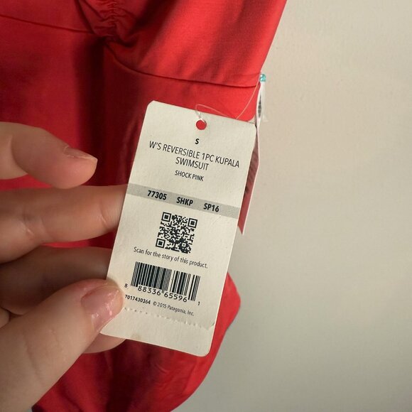 Patagonia NWT Women's Small Shock Pink‎ Kupala Reversible One Piece Swimsuit - Picture 4 of 5